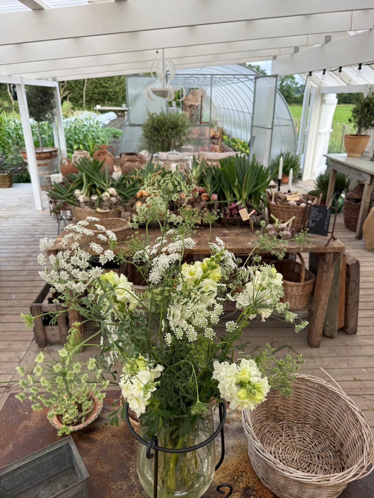 Bukett med säsongens blommor
